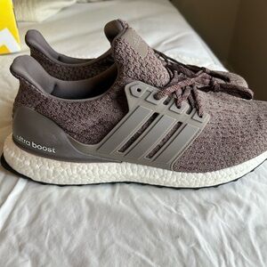 New Adidas Ultra Boost in Gray maroon